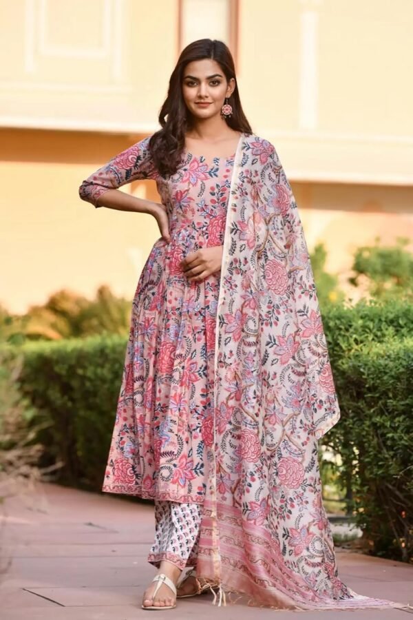 LookMark Women's Cotton Blend Kurta Set