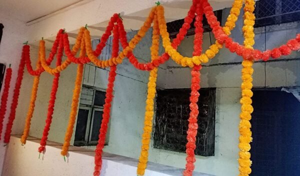ABHAAS 10 Pcs Indian Handmade Artificial Marigold Garland Flowers for Decoration Long for Door Decoration Toran Genda Phool for Wedding/Festivals|4.2-4.9Ft| 5 Yellow + 5 Orange|10 Strings