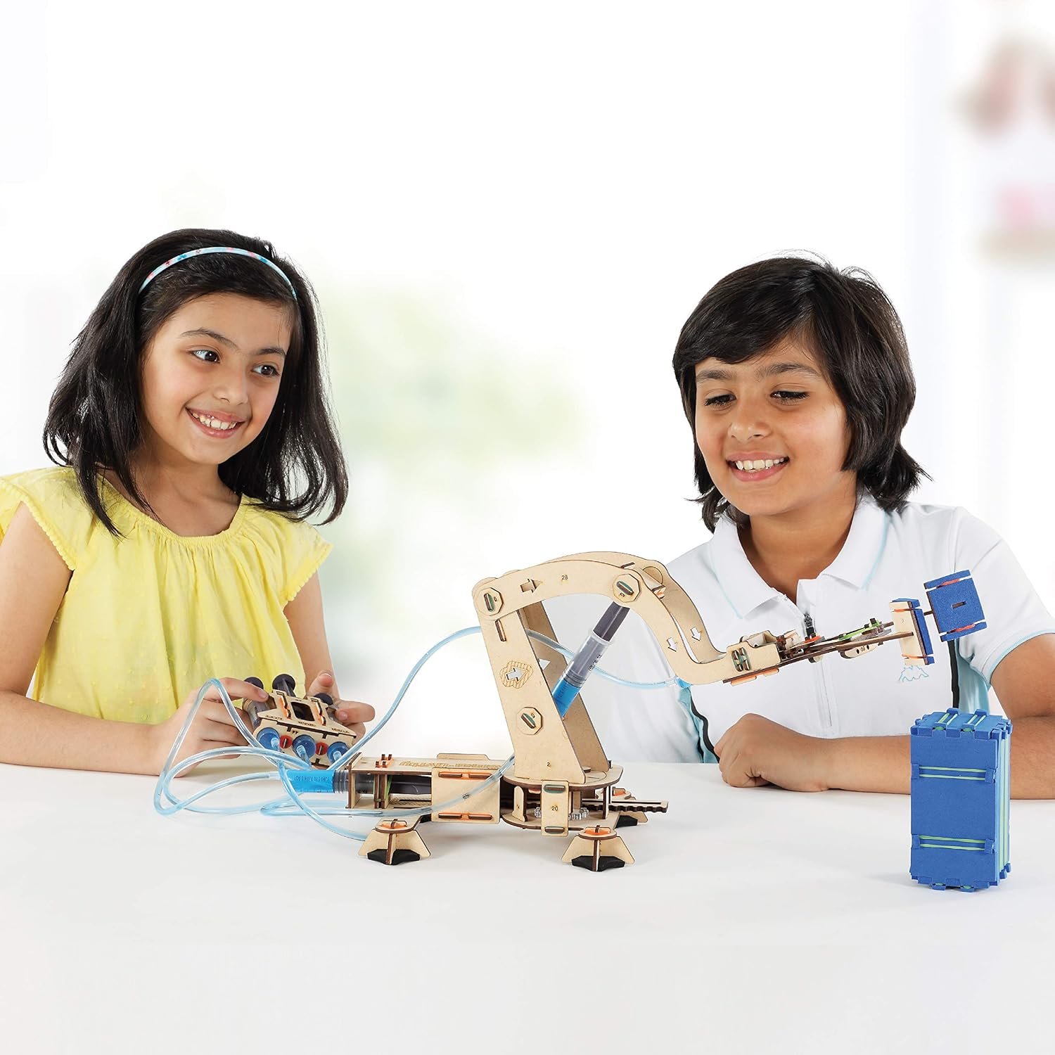 Smartivity Hydraulic Crane, STEM DIY Fun Toy, Educational & Construction Based Activity Game Kit for Kids 6 to 14, Best Birthday Gift for Boys & Girls 6-8-10-12-14 Years Old, Made in India