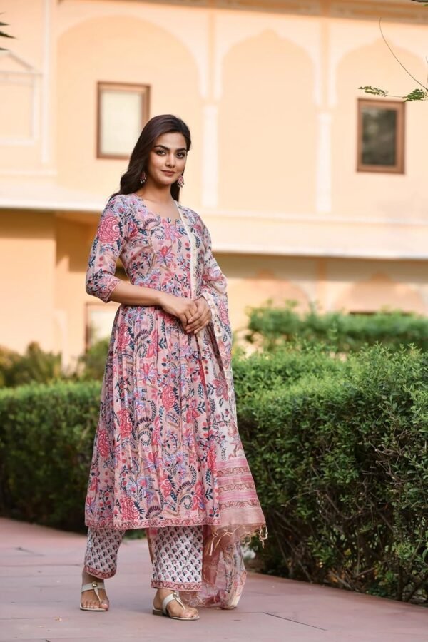 LookMark Women's Cotton Blend Kurta Set