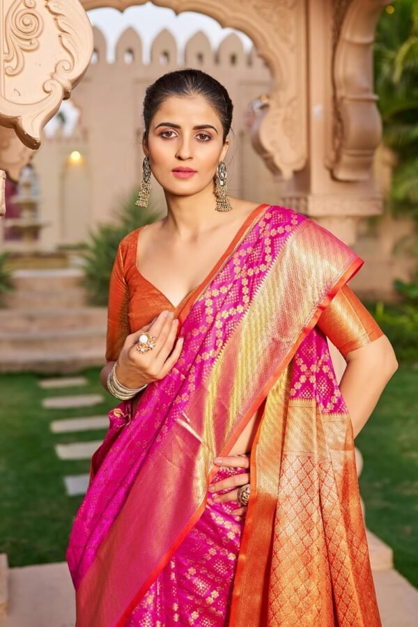 SWORNOF Women's Patola Silk Saree With Unstitched Boluse Piece