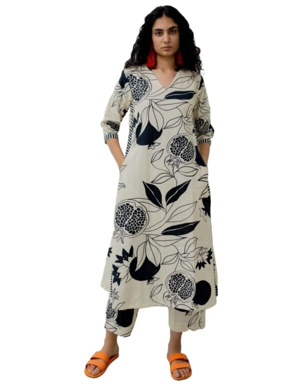 GoSriKi Women's Cotton Blend Straight Printed Kurta with Pant
