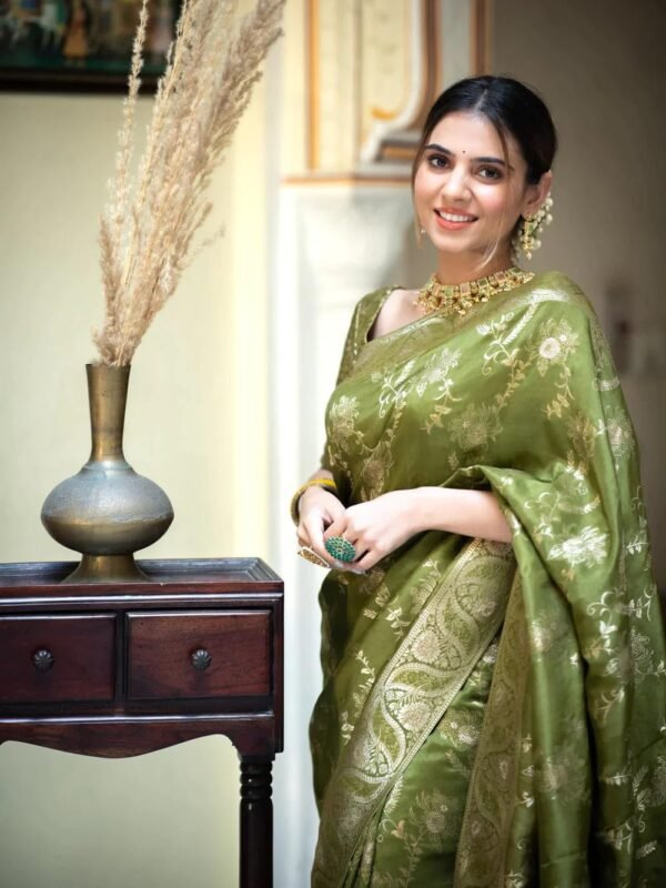C J Enterprise Women's Pure Kanjivaram Silk Saree Banarasi Style Kanchipuram Sarees With Blouse Piece for Wedding (Almari) (Mehendi Green)