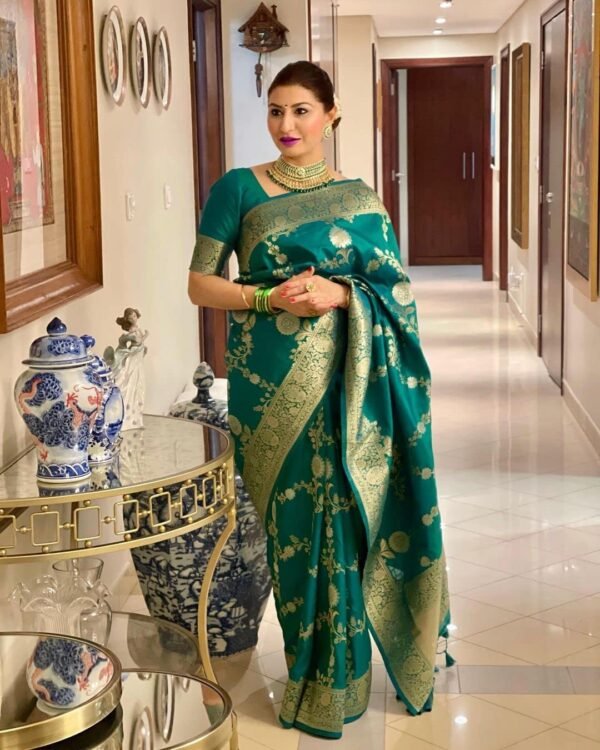 Avantika Fashion Women's Kanjivaram Soft Silk Banarasi Sarees With Blouse Piece