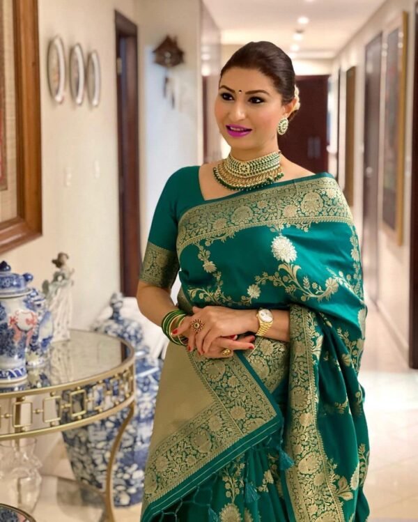 Avantika Fashion Women's Kanjivaram Soft Silk Banarasi Sarees With Blouse Piece