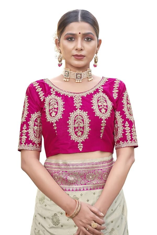 MANOHARI adorable woven pattern Banarasi Silk saree for women with Blouse Piece