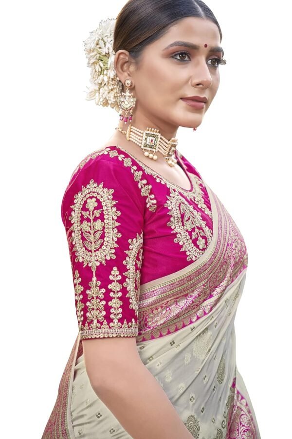 MANOHARI adorable woven pattern Banarasi Silk saree for women with Blouse Piece